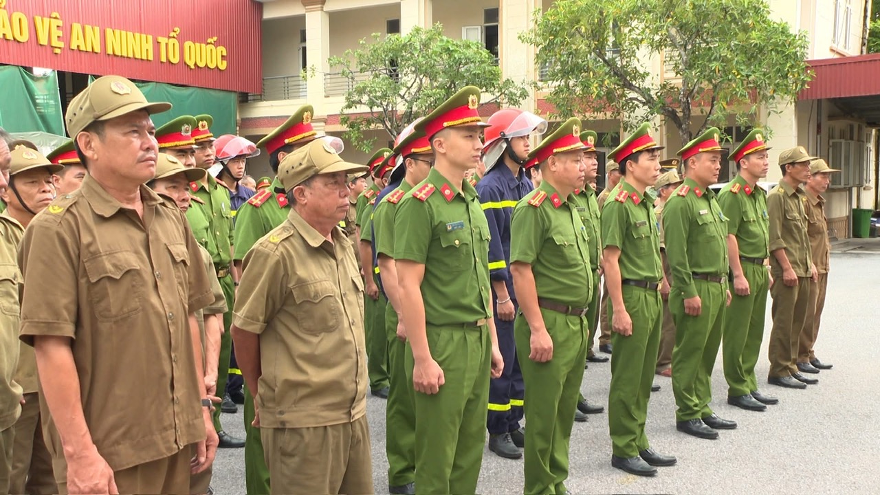 Công an xã Bình Mỹ, tỉnh Ninh Bình tổ chức Lễ ra quân mở đợt cao điểm tấn công, trấn áp tội phạm, bảo đảm an ninh, trật tự 