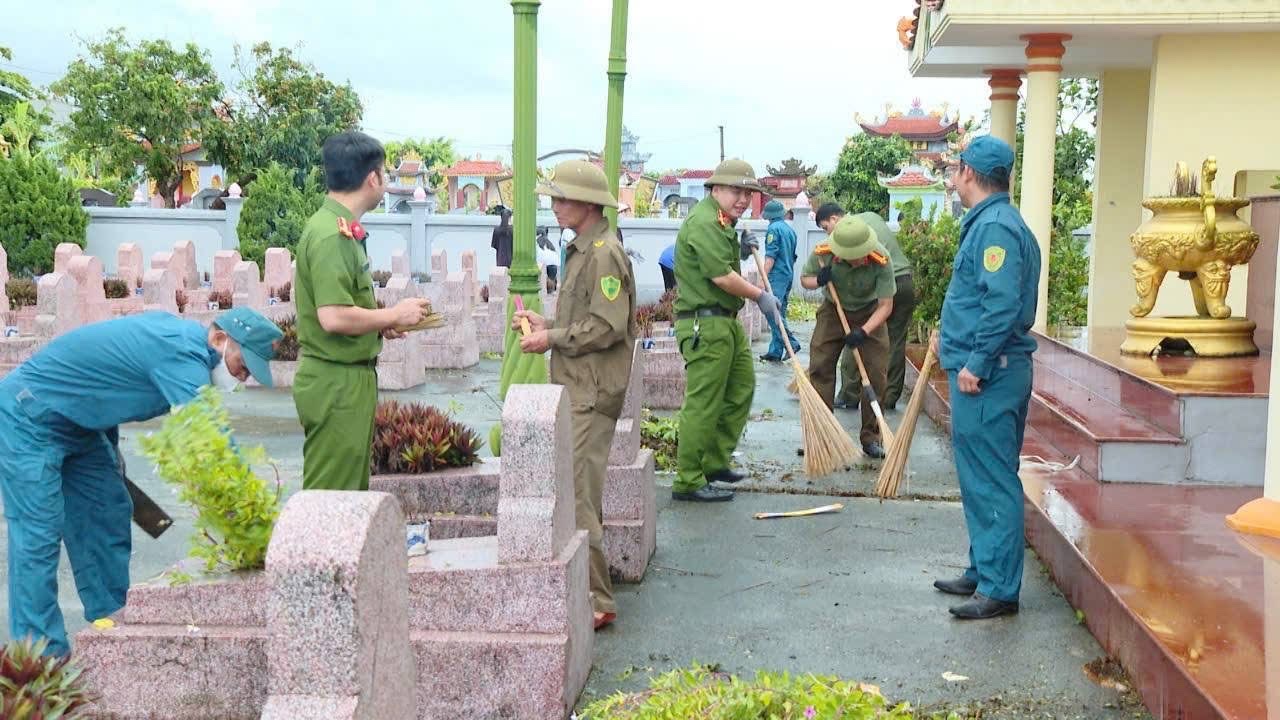 Xã Bình Mỹ tổ chức ra quân dọn vệ sinh môi trường, làm đẹp các nghĩa trang liệt sĩ  