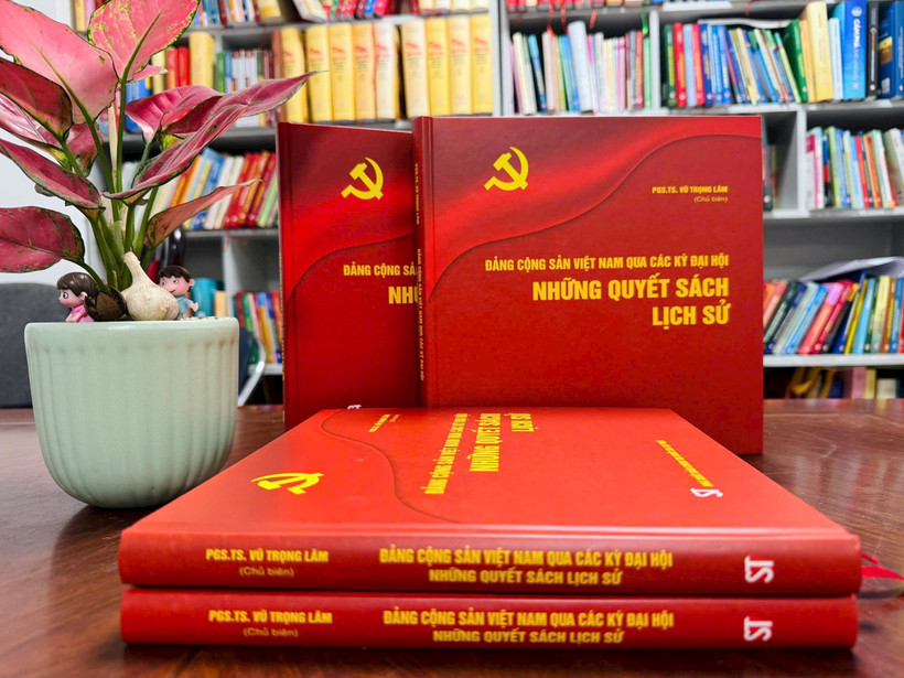 Ra mắt sách "Đảng Cộng sản Việt Nam qua các kỳ Đại hội-Những quyết sách lịch sử" 